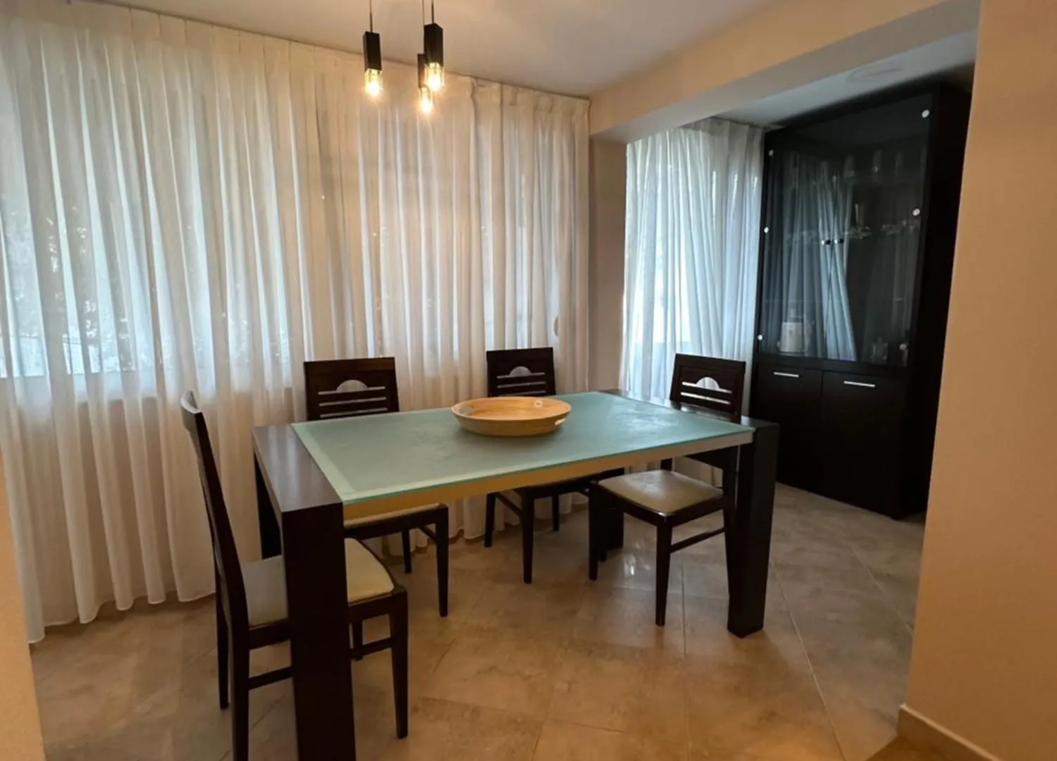 Apartment Chic & Serene Apartment-Your Relaxing Oasis Tirana