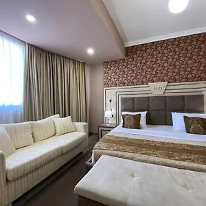 Deluxe Hotell