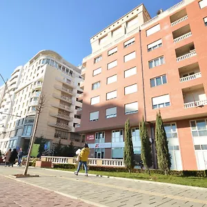 3* מלון Oresti Center